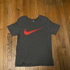 grey nike tshirt